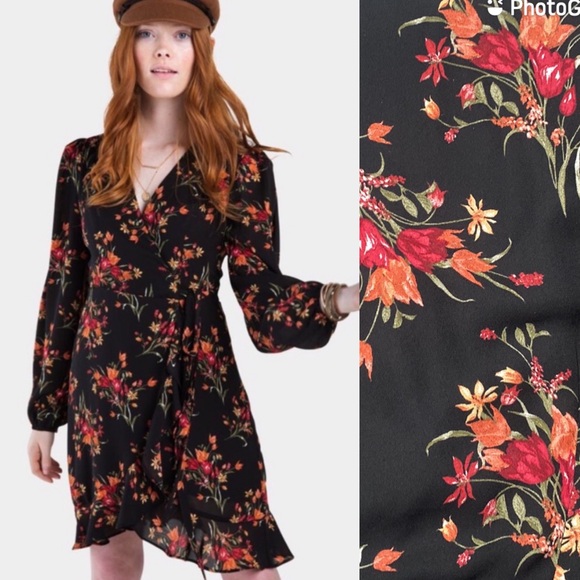 Miami Francesca’s Ginger Floral Romper - Picture 1 of 12